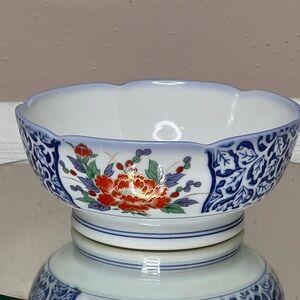 Vintage Chinese Porcelain Small Floral Rice/Scalloped  Bowl.  6" D, 3”T